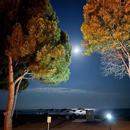 아파트 Modernized Family In Beach Site